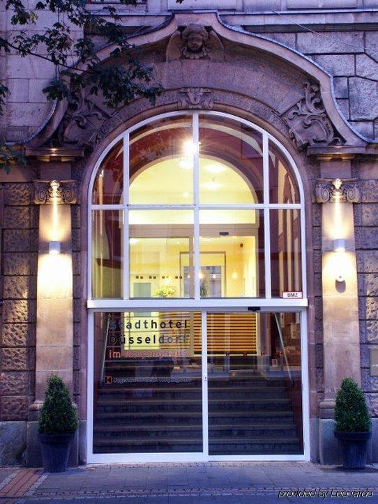 Stadthotel Duesseldorf Exteriör bild